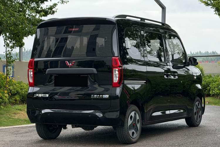 Used Wuling Zhiguang New Energy 2025 Comfort Model Exterior 4