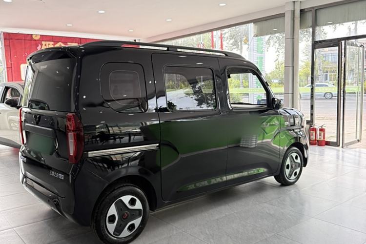Used Wuling Zhiguang New Energy 2025 Model 305km Ambitious Edition Exterior 4