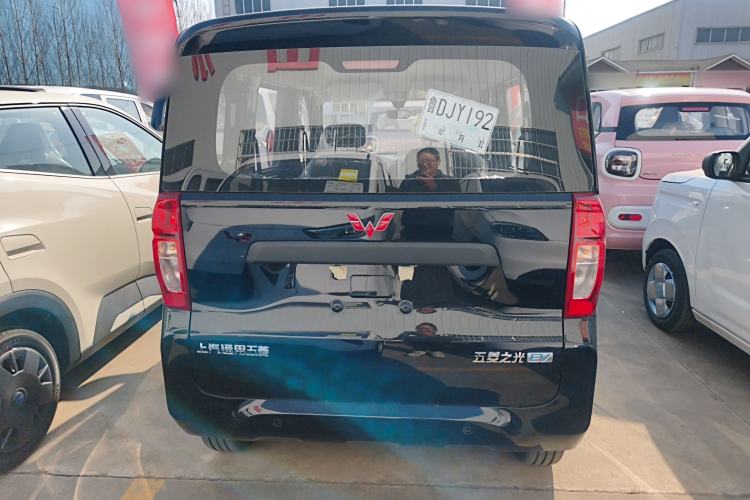 Used Wuling Zhiguang New Energy 2025 Standard Model Exterior 4