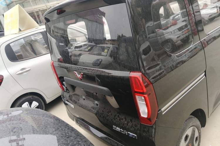 Used Wuling Zhiguang New Energy 2025 Comfort Model Exterior 5