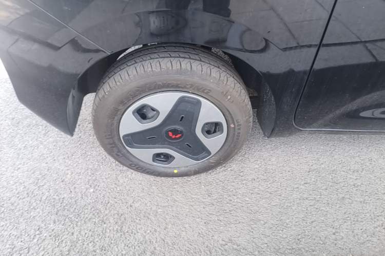 Used Wuling Zhiguang New Energy 2025 Model 305km Ambitious Edition Exterior 5