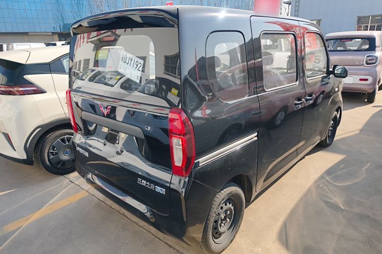 Used Wuling Zhiguang New Energy 2025 Standard Model Exterior 5
