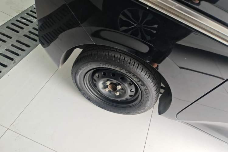Used Wuling Zhiguang New Energy 2025 Standard Model Exterior 5