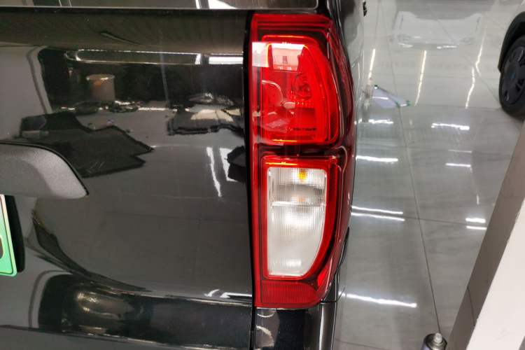 Used Wuling Zhiguang New Energy 2025 Comfort Model Exterior 6