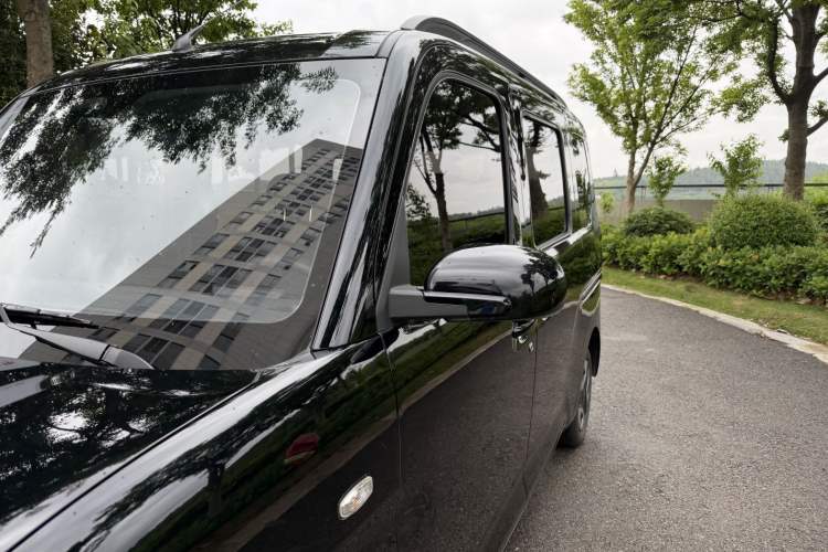 Used Wuling Zhiguang New Energy 2025 Comfort Model Exterior 9