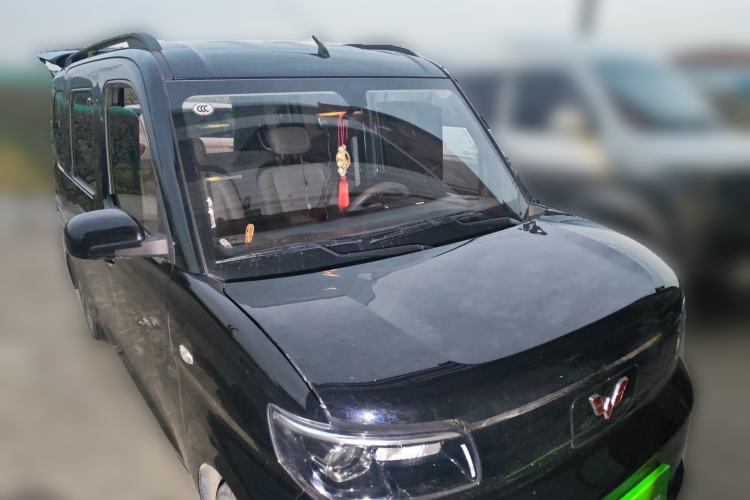 Used Wuling Zhiguang New Energy 2025 Comfort Model Front Right 45 Deg