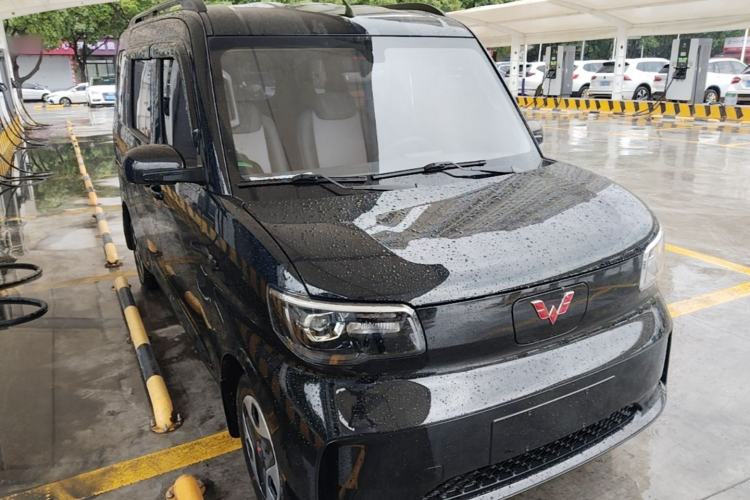 Used Wuling Zhiguang New Energy 2025 Model 305km Ambitious Edition Front Right 45 Deg