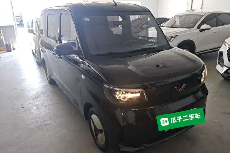Used Wuling Zhiguang New Energy 2025 Standard Model Front Right 45 Deg