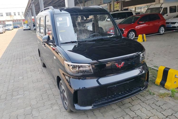 Used Wuling Zhiguang New Energy 2025 Comfort Model Front Right 45 Deg