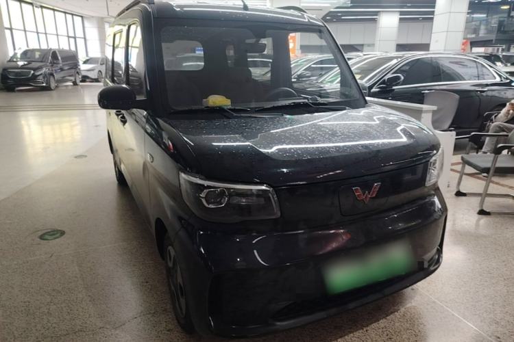 Used Wuling Zhiguang New Energy 2025 Comfort Model Front Right 45 Deg