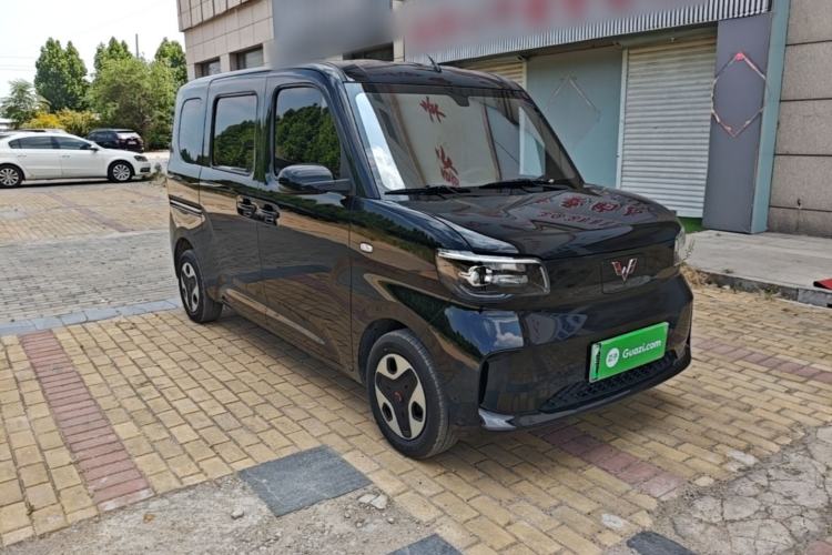 Used Wuling Zhiguang New Energy 2025 Standard Model Front Right 45 Deg