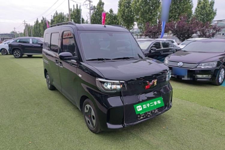 Used Wuling Zhiguang New Energy 2025 Comfort Model Front Right 45 Deg
