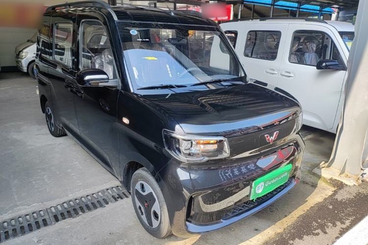 Used Wuling Zhiguang New Energy 2025 Model 305km Ambitious Edition Front Right 45 Deg