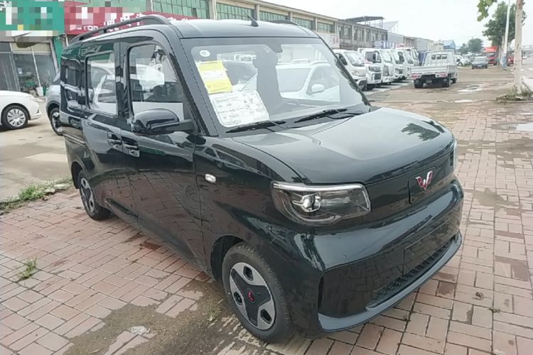 Used Wuling Zhiguang New Energy 2025 Comfort Model Front Right 45 Deg