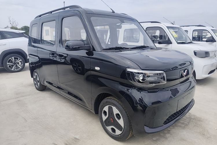 Used Wuling Zhiguang New Energy 2025 Model 305km Ambitious Edition Front Right 45 Deg