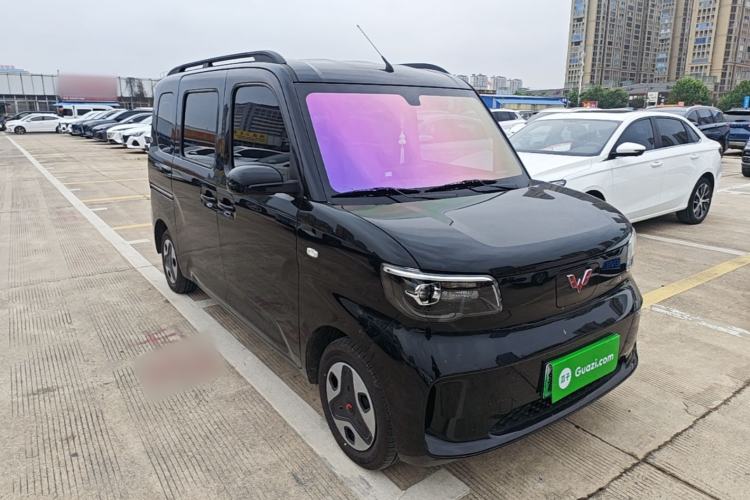 Used Wuling Zhiguang New Energy 2025 Model 305km Ambitious Edition Front Right 45 Deg