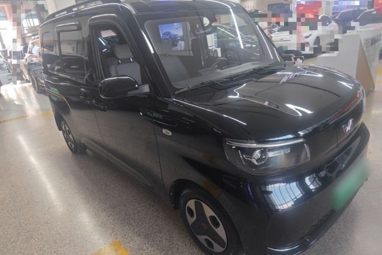 Used Wuling Zhiguang New Energy 2025 Comfort Model Front Right 45 Deg