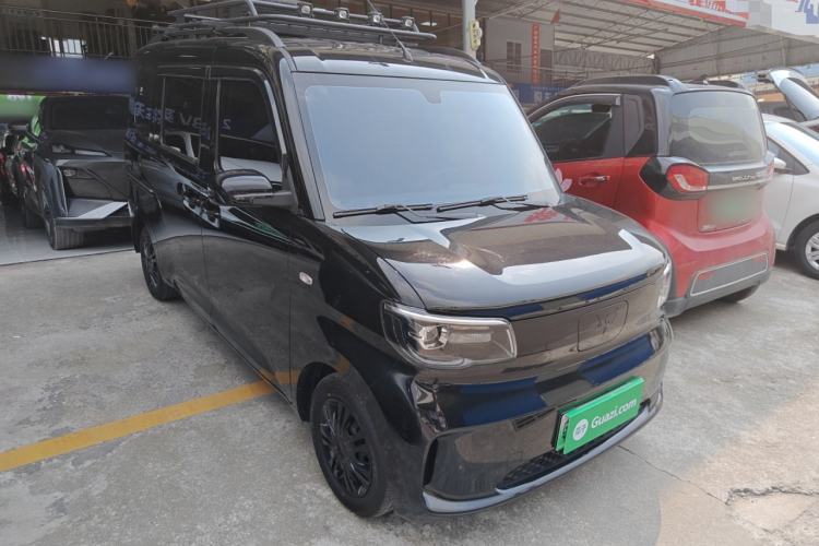 Used Wuling Zhiguang New Energy 2025 Comfort Model Front Right 45 Deg