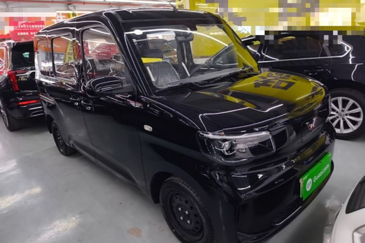 Used Wuling Zhiguang New Energy 2025 Standard Model Front Right 45 Deg