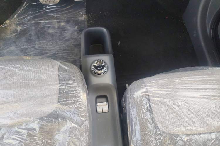 Used Wuling Zhiguang New Energy 2025 Model 305km Ambitious Edition Gear Lever