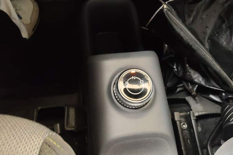 Used Wuling Zhiguang New Energy 2025 Model 305km Ambitious Edition Gear Lever