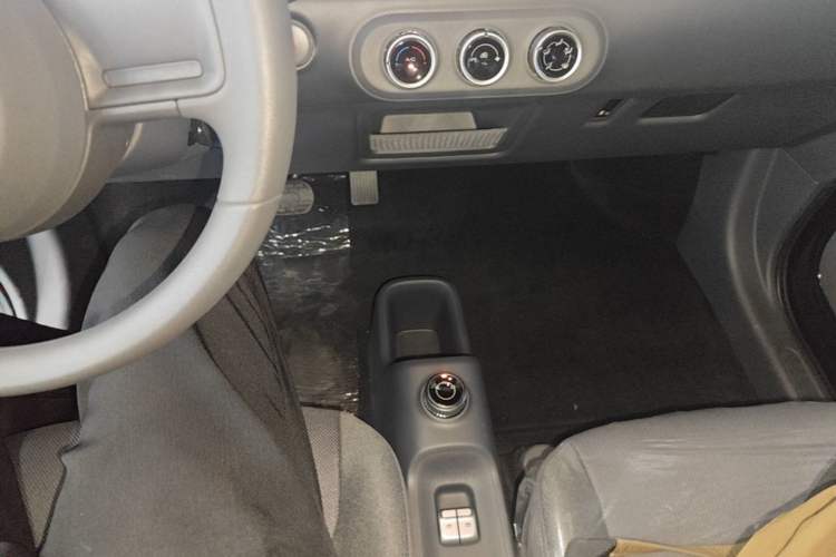 Used Wuling Zhiguang New Energy 2025 Standard Model Gear Lever