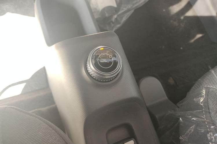 Used Wuling Zhiguang New Energy 2025 Standard Model Gear Lever