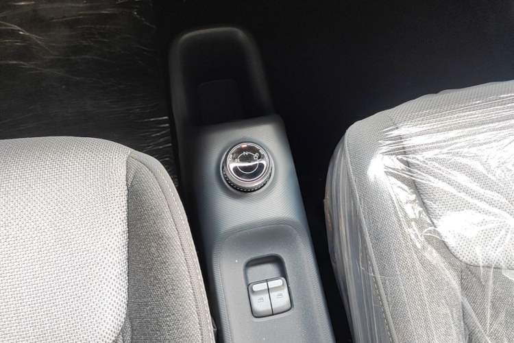 Used Wuling Zhiguang New Energy 2025 Model 305km Ambitious Edition Gear Lever