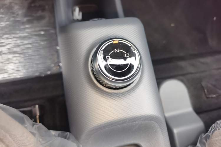 Used Wuling Zhiguang New Energy 2025 Standard Model Gear Lever