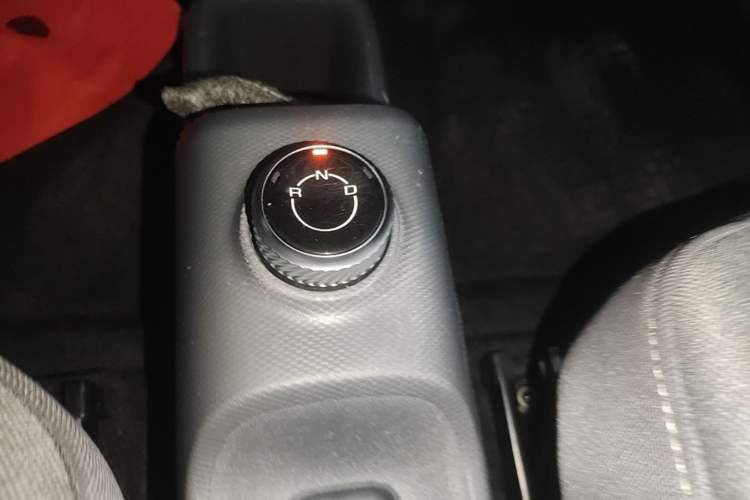 Used Wuling Zhiguang New Energy 2025 Standard Model Gear Lever