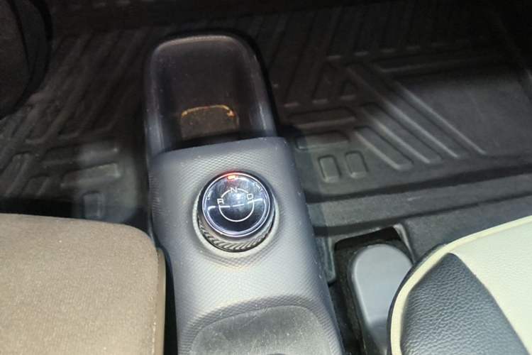 Used Wuling Zhiguang New Energy 2025 Standard Model Gear Lever