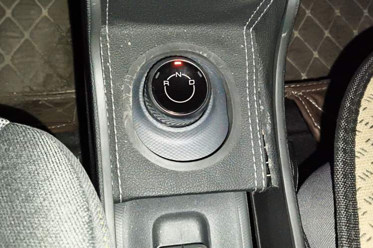 Used Wuling Zhiguang New Energy 2025 Model 305km Ambitious Edition Gear Lever