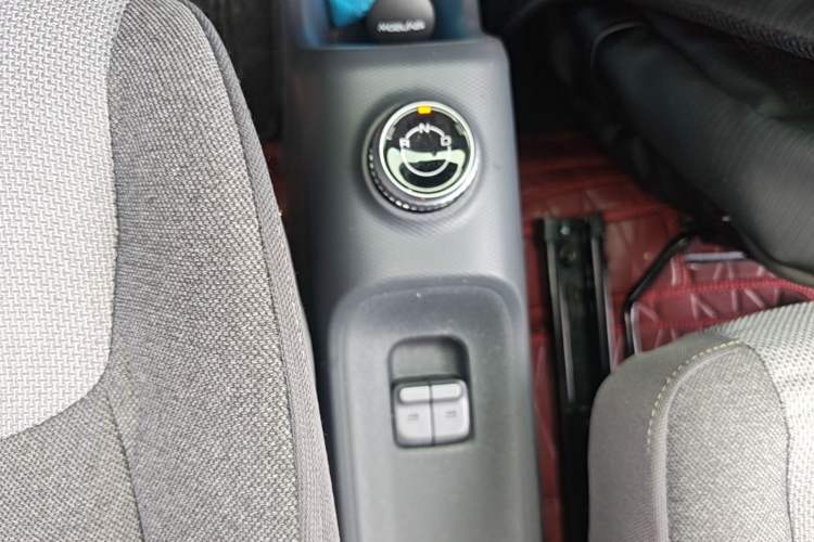 Used Wuling Zhiguang New Energy 2025 Model 305km Ambitious Edition Gear Lever