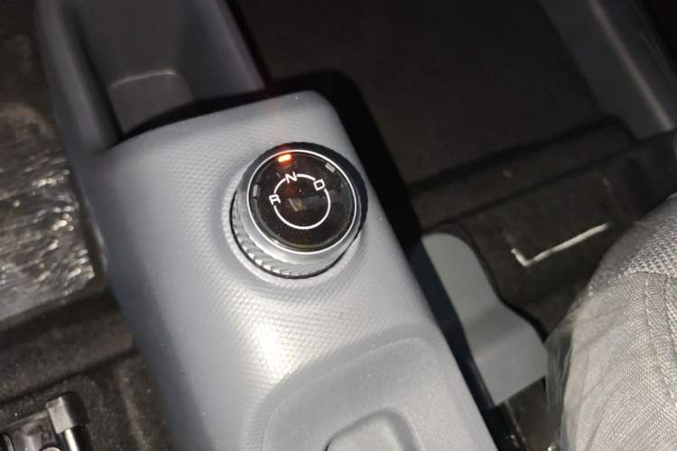 Used Wuling Zhiguang New Energy 2025 Standard Model Gear Lever