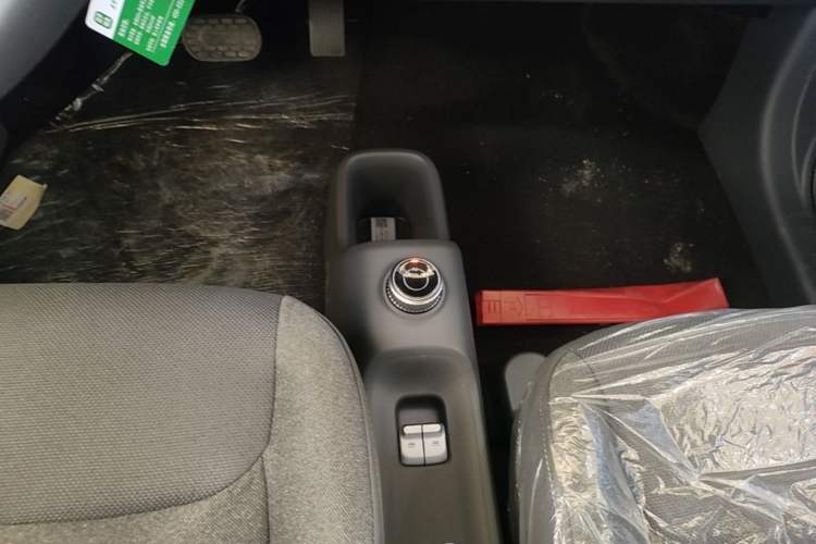 Used Wuling Zhiguang New Energy 2025 Standard Model Gear Lever