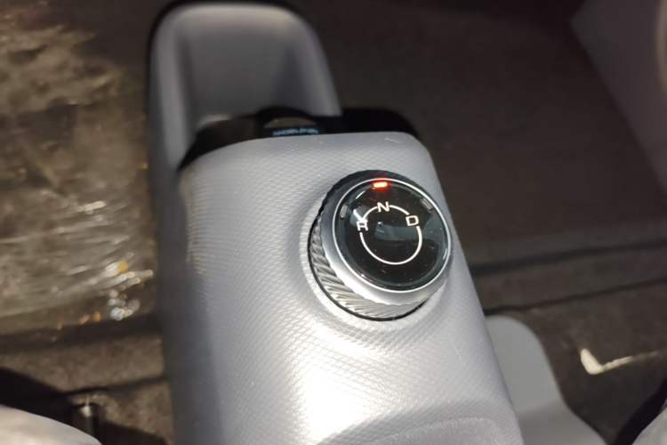 Used Wuling Zhiguang New Energy 2025 Standard Model Gear Lever
