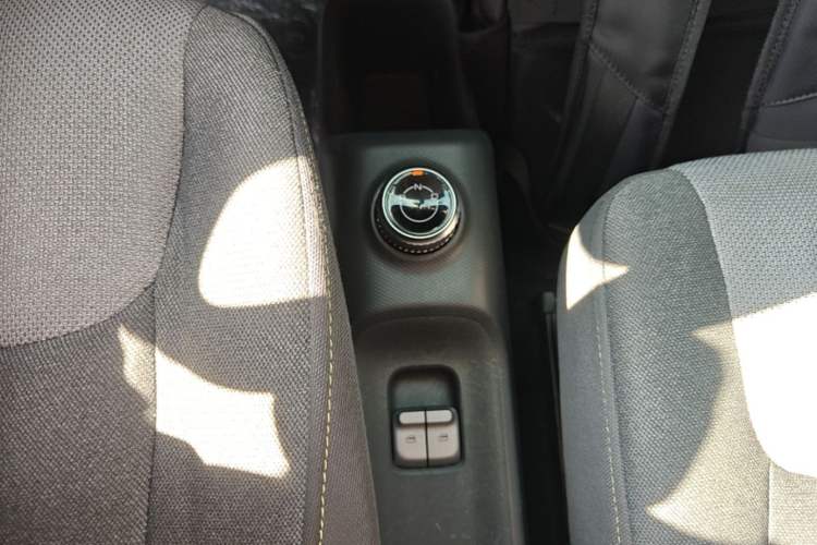 Used Wuling Zhiguang New Energy 2025 Model 305km Ambitious Edition Gear Lever
