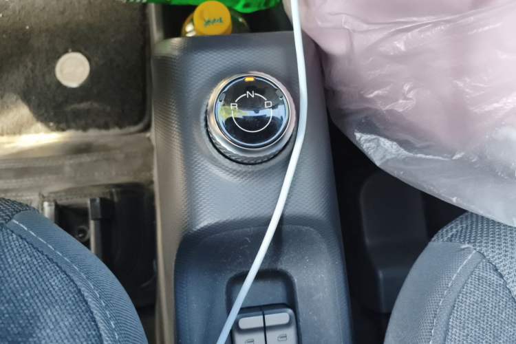 Used Wuling Zhiguang New Energy 2025 Standard Model Gear Lever