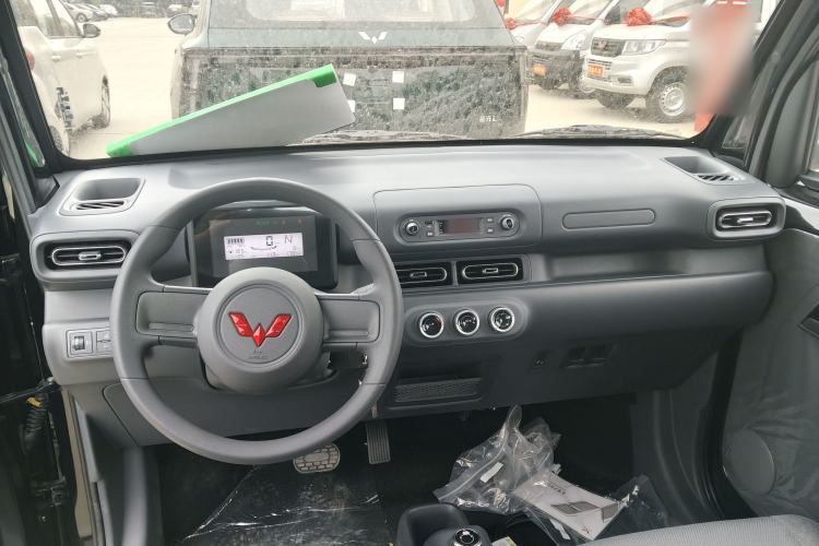 Used Wuling Zhiguang New Energy 2025 Comfort Model Interior 1