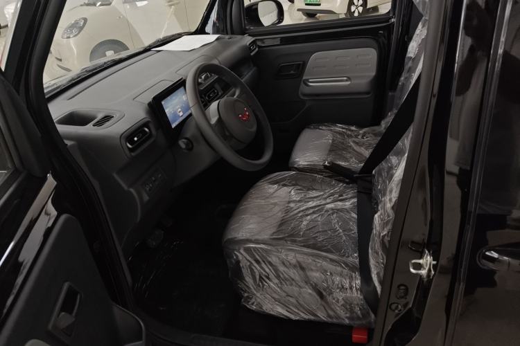 Used Wuling Zhiguang New Energy 2025 Model 305km Ambitious Edition Interior 1