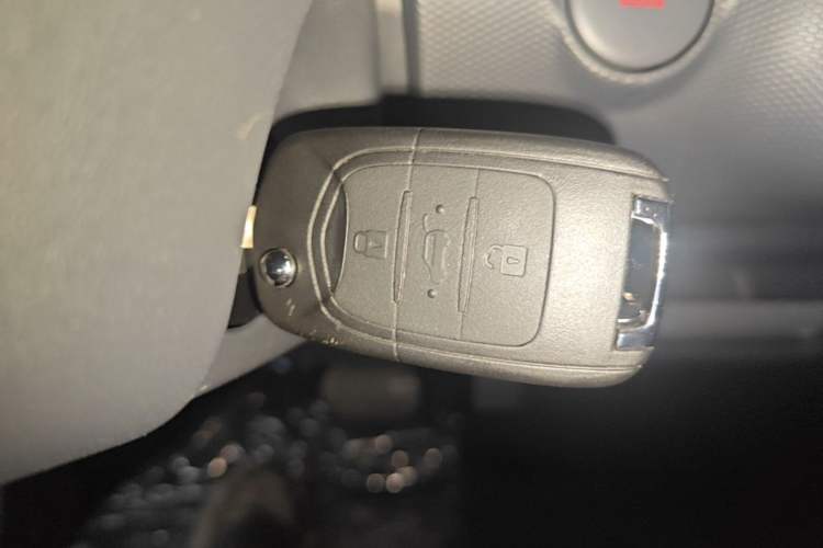 Used Wuling Zhiguang New Energy 2025 Standard Model Interior 1