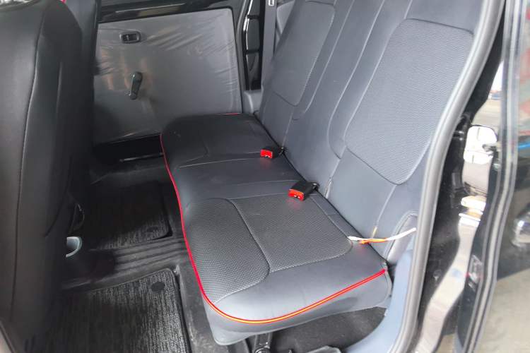 Used Wuling Zhiguang New Energy 2025 Comfort Model Interior 1