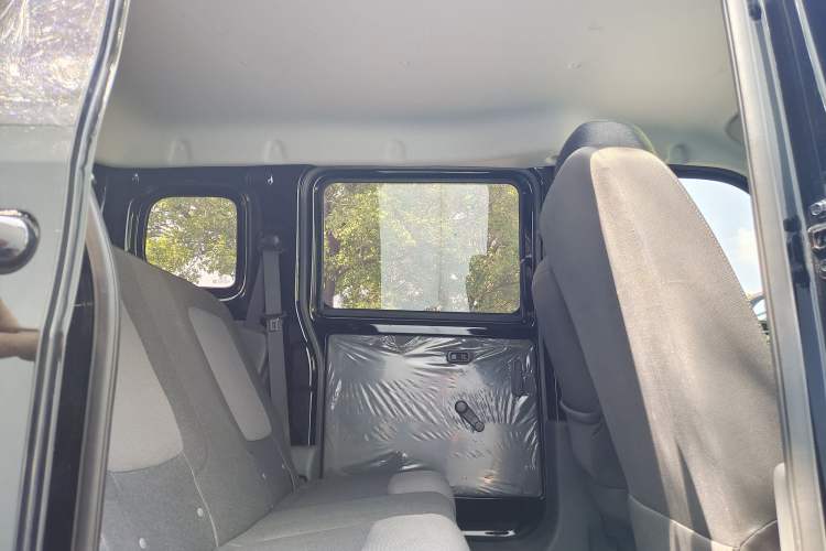 Used Wuling Zhiguang New Energy 2025 Comfort Model Interior 10