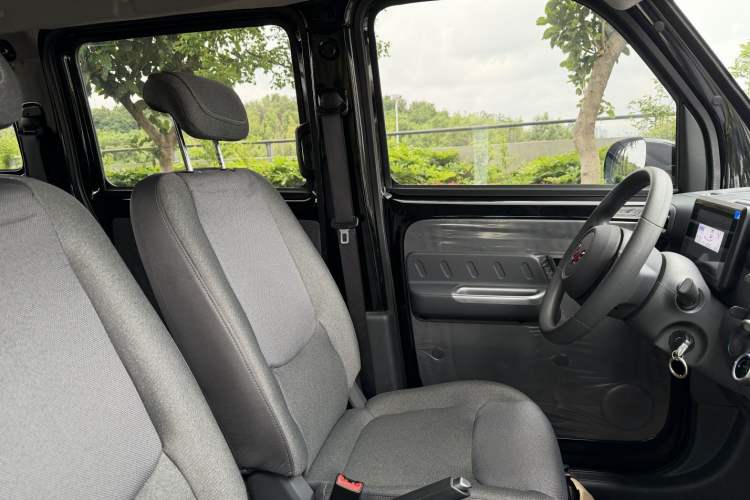 Used Wuling Zhiguang New Energy 2025 Comfort Model Interior 12
