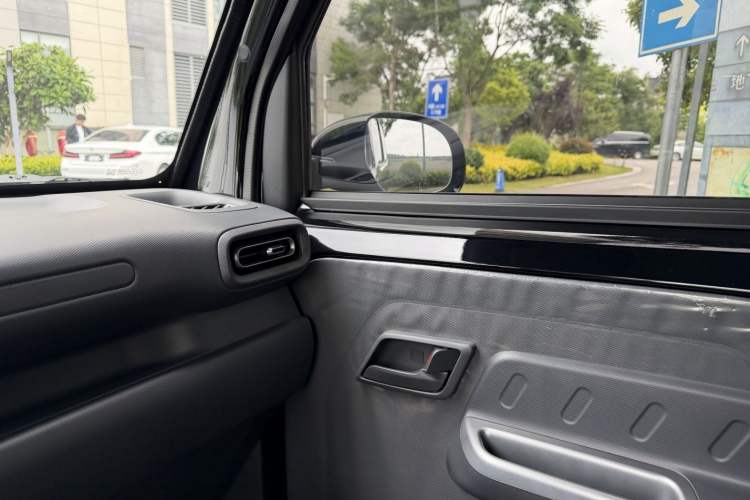 Used Wuling Zhiguang New Energy 2025 Comfort Model Interior 13