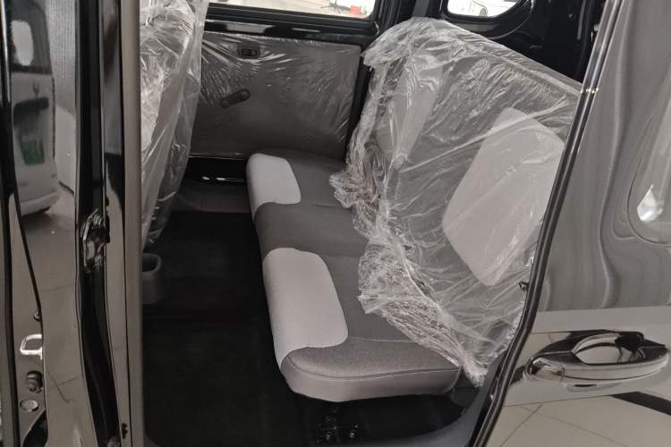 Used Wuling Zhiguang New Energy 2025 Model 305km Ambitious Edition Interior 2