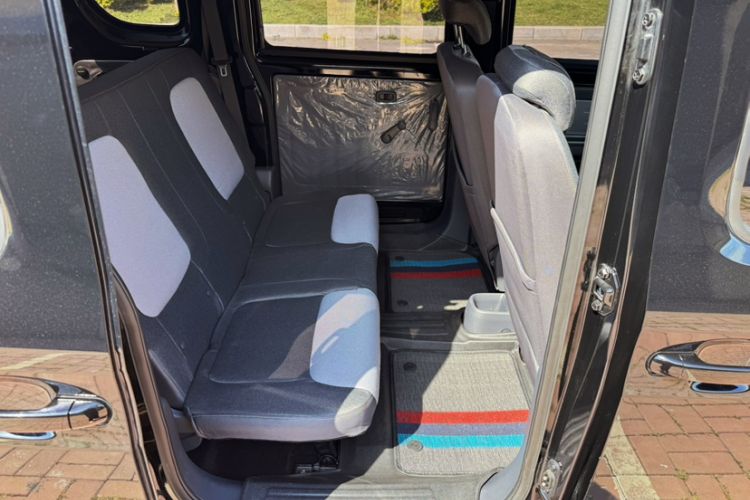 Used Wuling Zhiguang New Energy 2025 Model 305km Ambitious Edition Interior 2