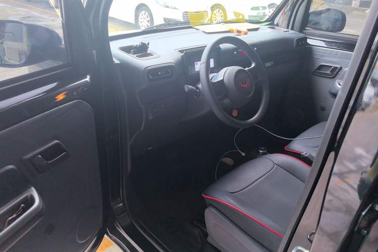 Used Wuling Zhiguang New Energy 2025 Comfort Model Interior 2