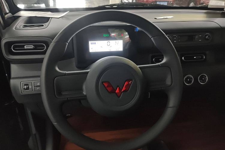 Used Wuling Zhiguang New Energy 2025 Standard Model Interior 2