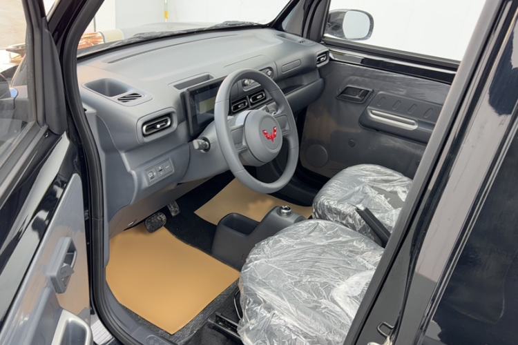 Used Wuling Zhiguang New Energy 2025 Standard Model Interior 3